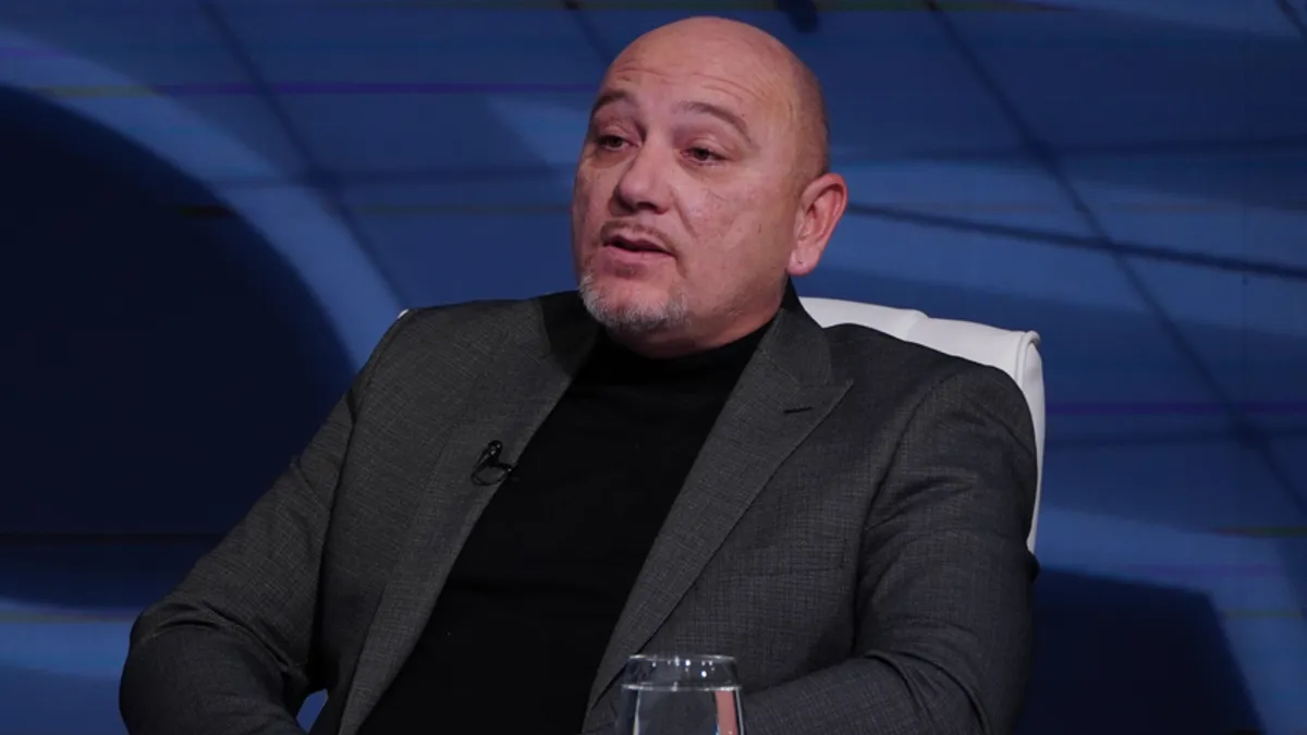 'Istraga sedmice' Hayat TV i njen urednik Avdo Avdić večeras su nastavili sa objavom  komunikacija pronađenih u izuzetom telefonu v.d. direktora FUP-a Vahidina Munjića.