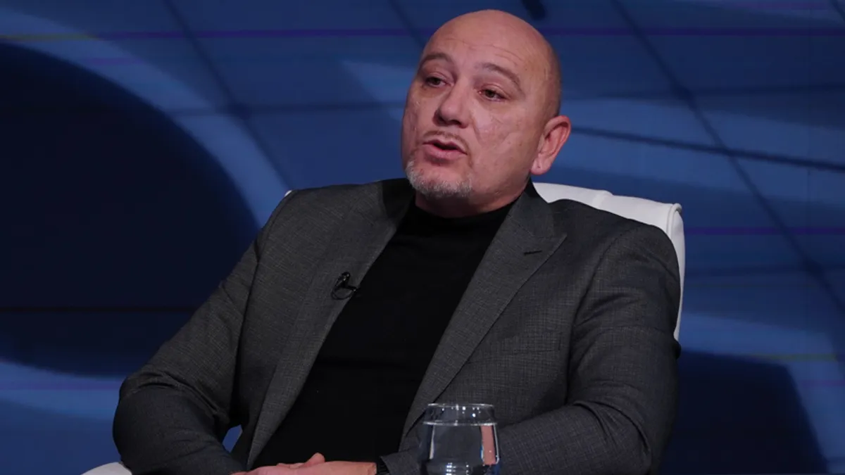 'Istraga sedmice' Hayat TV i njen urednik Avdo Avdić večeras su nastavili sa objavom  komunikacija pronađenih u izuzetom telefonu v.d. direktora FUP-a Vahidina Munjića.