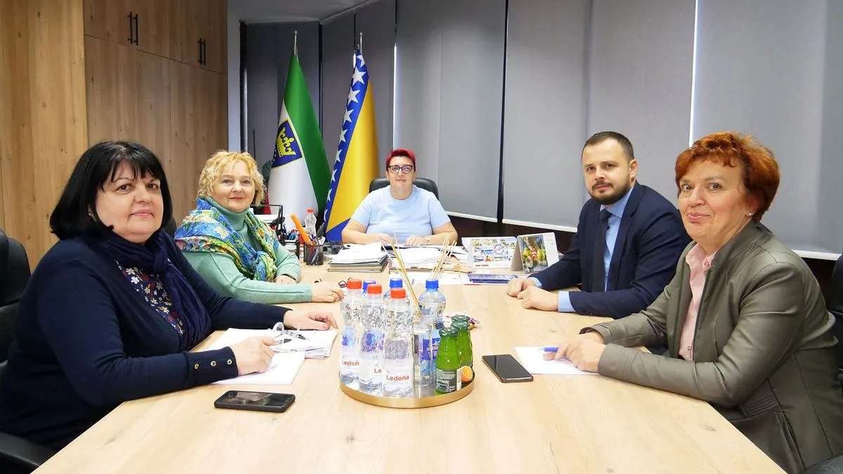 Pomoć od 100 KM dobit će penzioneri sa minimalnom penzijom te penzioneri sa srazmjernim penzijama čije penzije su ispod minimalne 