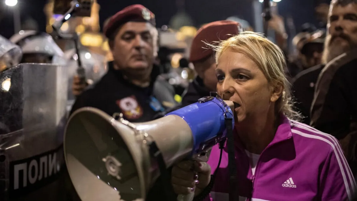 U nedjelju navečer u Beogradu je došlo do niza incidenata između građana i pristalica režima na prostoru tzv. Ćacilenda kod Skupštine Srbije.