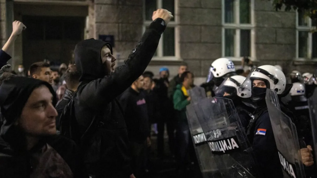 Sramotno: Sin joj poginuo u padu nadstrešnice, Ćaci pustili pjesmu 'Pošla majka sina da potraži'