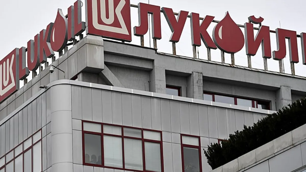 Pada li bugarska vlada? U strahu od nestašica goriva, traže ukidanje američkih sankcija