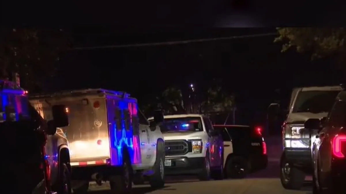 Policija je također izjavila da je na imanju otkriveno troje male djece, koji su odvedeni na sigurno i preuzela ih je služba za zaštitu djece