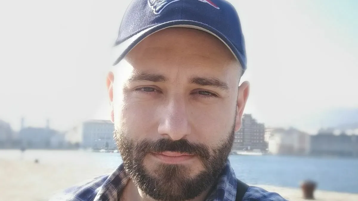 Tuga u Banovićima: Preminuo mladi fotograf Adnan Pazarac