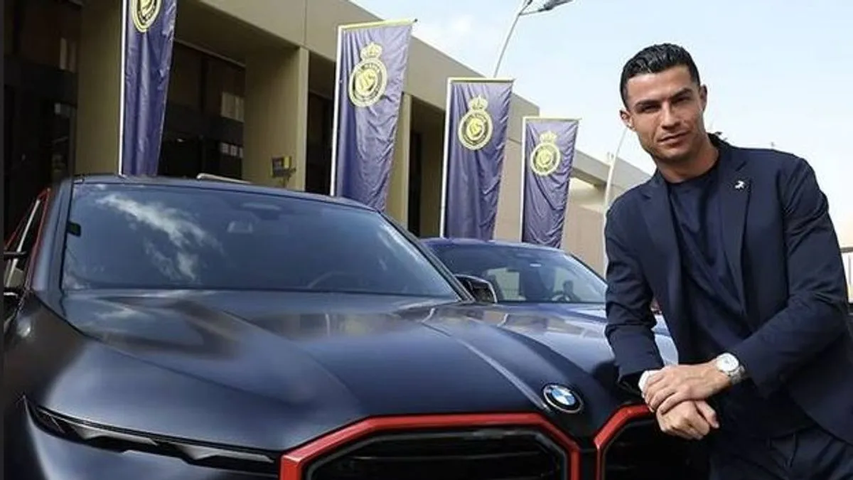 Zajedničko za gotovo sve njegove automobile jeste da su oni brzi i moćni te naravno skupi