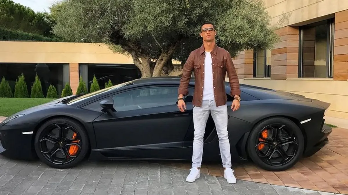 Zavirite u Ronaldovu garažu: Zaljubljen je u jurilice, a platio ih je papreno