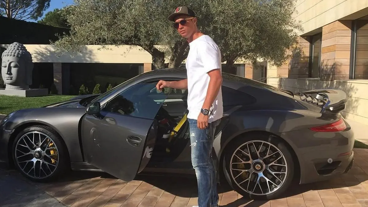 Zajedničko za gotovo sve njegove automobile jeste da su oni brzi i moćni te naravno skupi