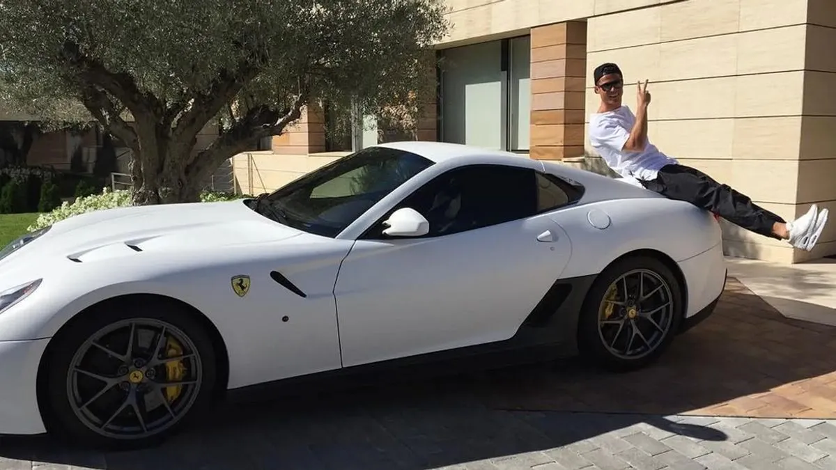 Zajedničko za gotovo sve njegove automobile jeste da su oni brzi i moćni te naravno skupi