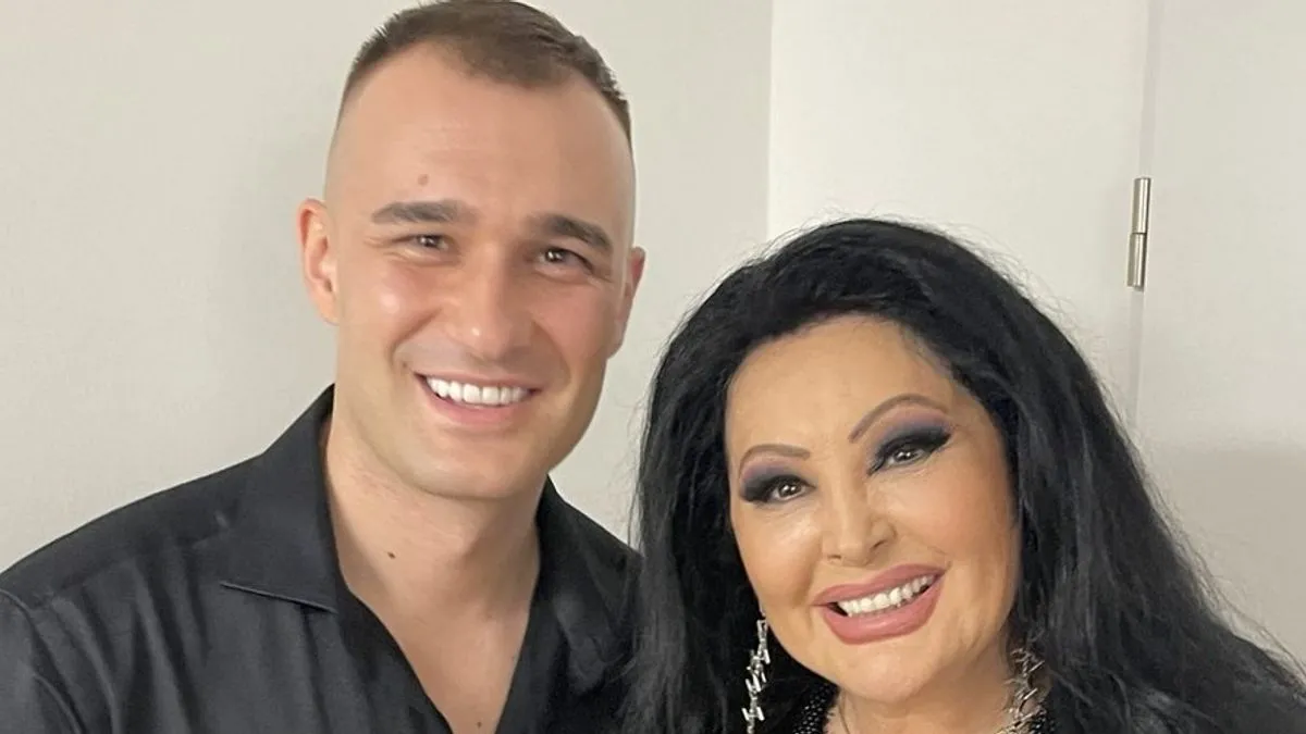 Tokom cijelog nastupa Haris je bio okružen obožavateljkama koje su prilazile da se slikaju