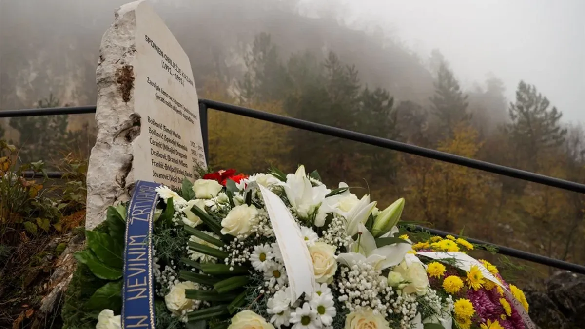 Iz jame na Kazanima nakon rata su, u više ekshumacija, izvađeni posmrtni ostaci 23 žrtve, od kojih je 15 identifikovano