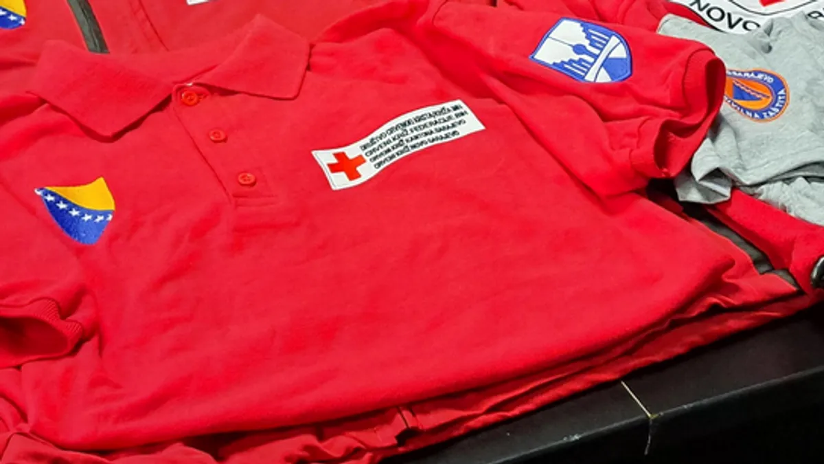 Molim građane da ne nasjedaju na prevare i ne daju novac osobama koje dolaze na kućna vrata i predstavljaju se kao volonteri Crvenog križa, navode iz CK