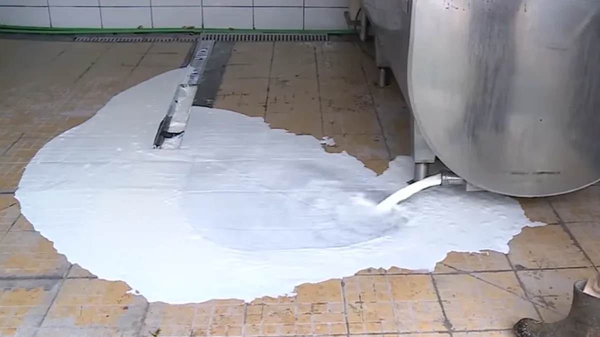 Mljekari su odavno na koljenima, a njihove apele nadležni ne čuju