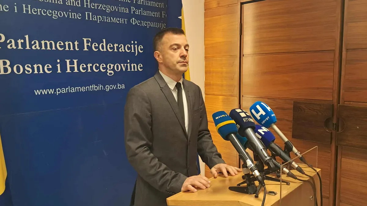 Ako ste pratili vidjeli ste da su i nadležni iz Autocesta potvrdili ova moja pitanja a očekujem i u narednom periodu da ću dobiti odgovore na ova pitanja pismeno.