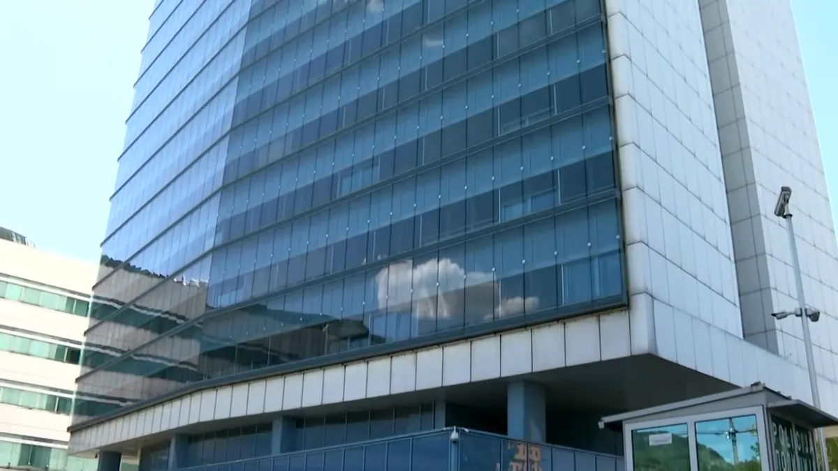 I dok Vijeće ministara čeka svoju priliku da predloži ime glavnog pregovarača, jasno je da će konačna potvrda ipak zavisiti od Predsjedništva BiH. 