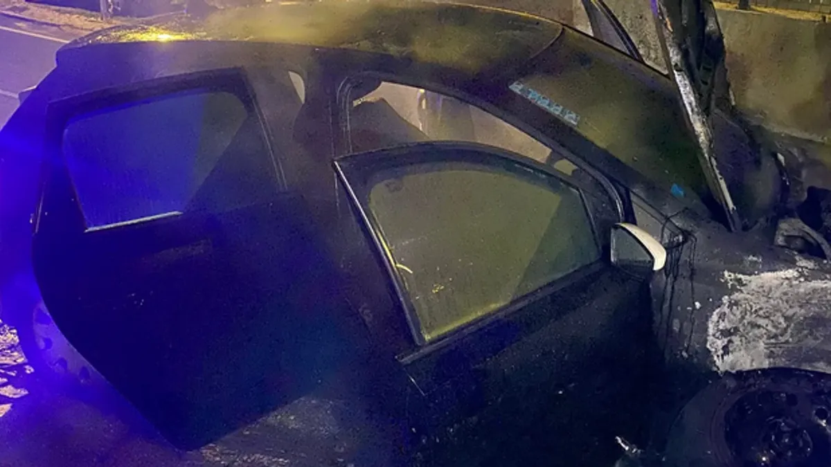 U noći sa utorka na srijedu, 12. novembra, prijavljeno je da gori vozilo u Mostaru.