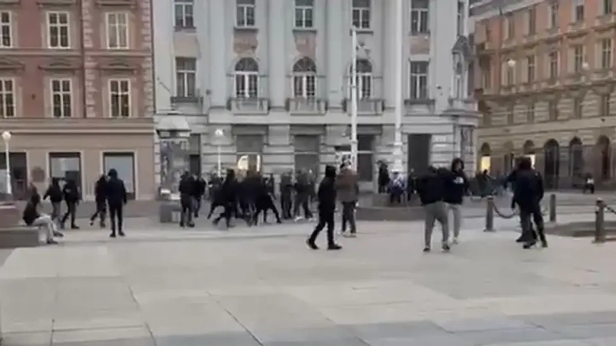 Padali su po podu. Inače baš tamo na uglu stoji policija, ali sad ih nije bilo