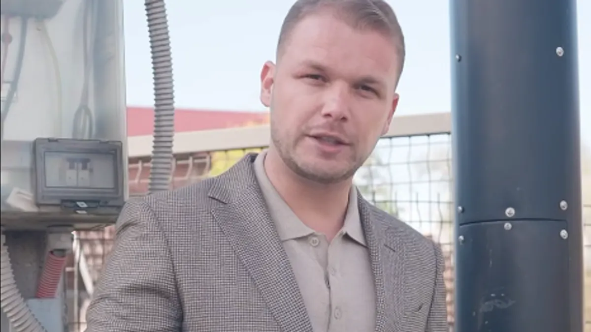 Upitao je i zbog čega je isti posao prije pet godina, kako tvrdi, koštao znatno manje.