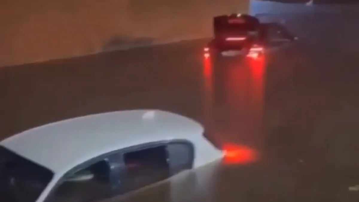 Oluja je uz obalu Dublina stvorila i nesvakidašnji prizor – ogromnu količinu morske pjene