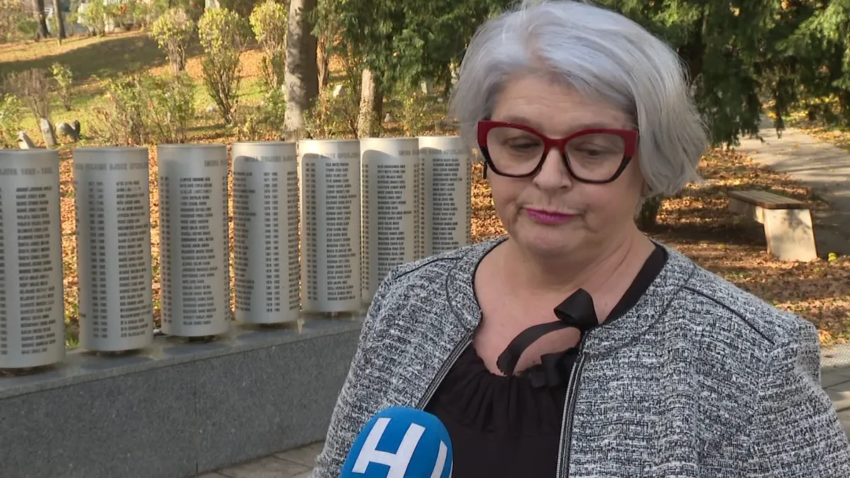 Nosila sam Irinu u rukama, spustila sam je na sekundu da stane na nogice i samo sam čula jedan tupi zvuk, kazala je Ćišić