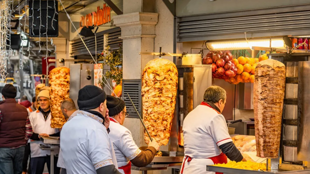 Nakon što se stanje pogoršalo, cijela je porodica tokom noći ponovno prevezena u bolnicu.
