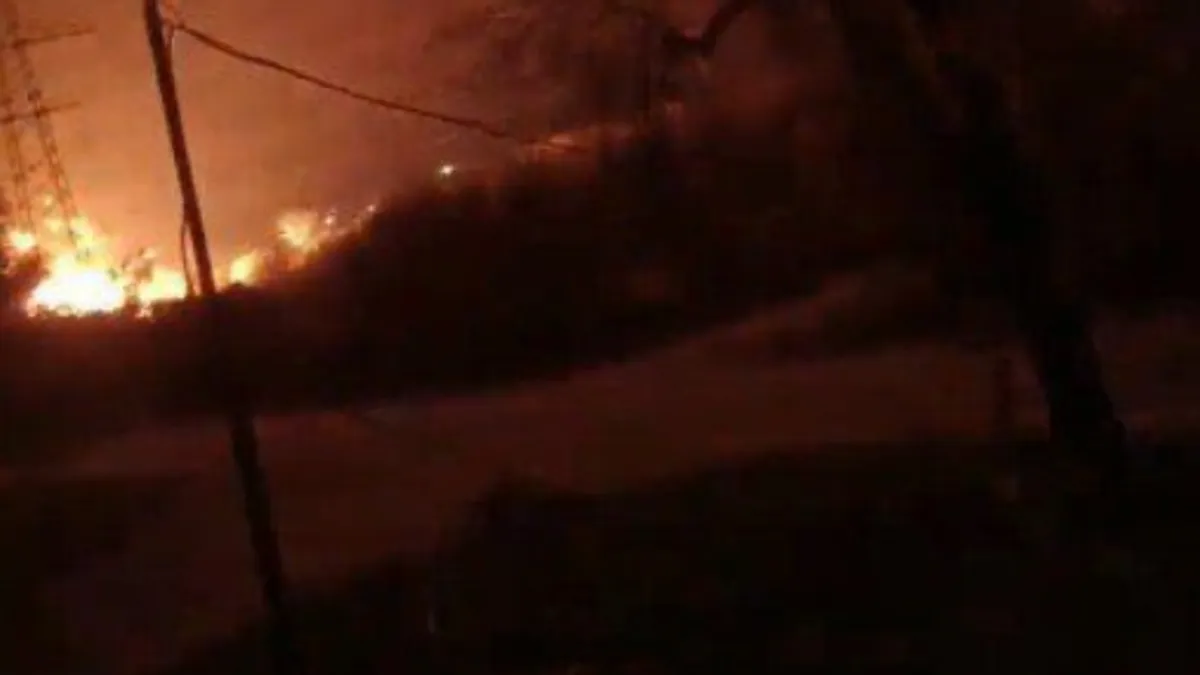 Na društvenim mrežama pojavili su se, kako tvrde ti izvori, videozapisi koji prikazuju snažnu eksploziju i požar u elektrani Starobeševo