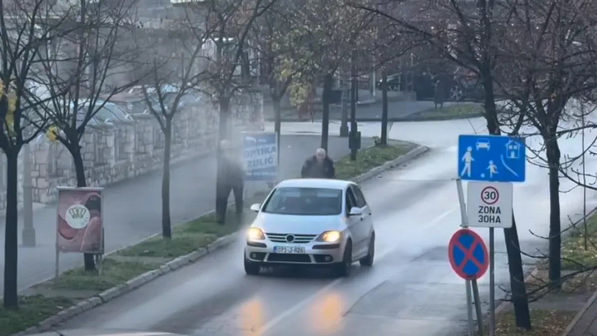 Kako smo ranije objavili, jutros je u Kalesiji izvršena oružana pljačka jedne zlatarske radnje. 