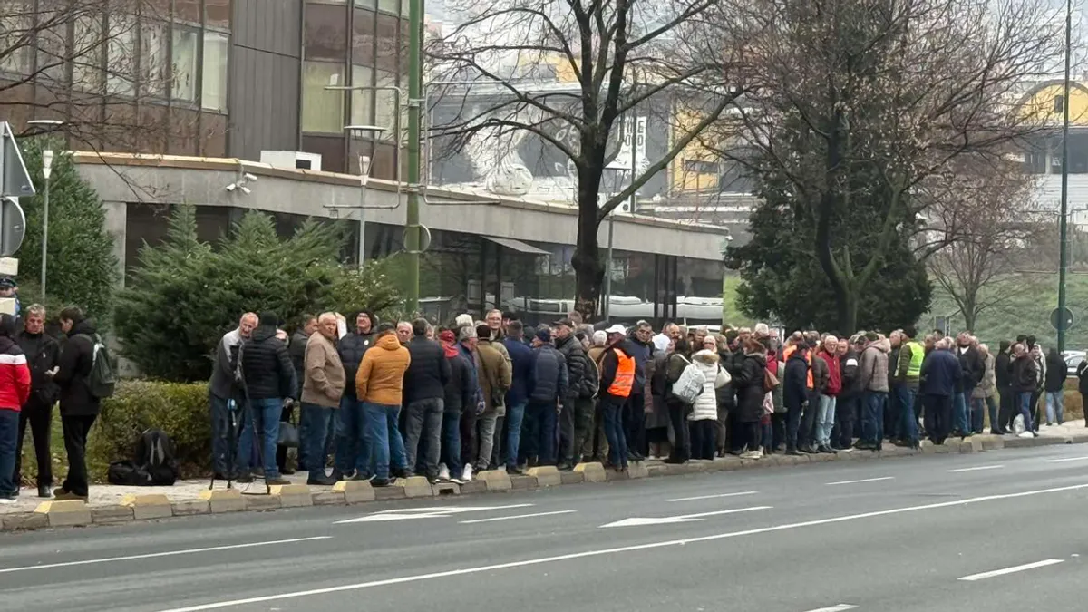 Istaknuli su da je pokušaj preuzimanja imovine fabrike nelegalan
