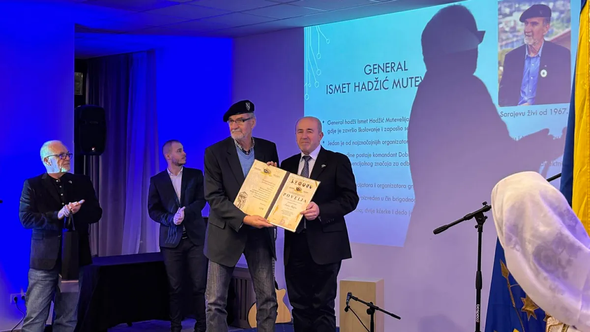 Elvir Švrakić, generalni direktor Hayat televizije koja je dobila zahvalnicu, poručio je kako je Udruženje generala BiH od velikog značaja za kulturu sjećanja i mlade generacije 