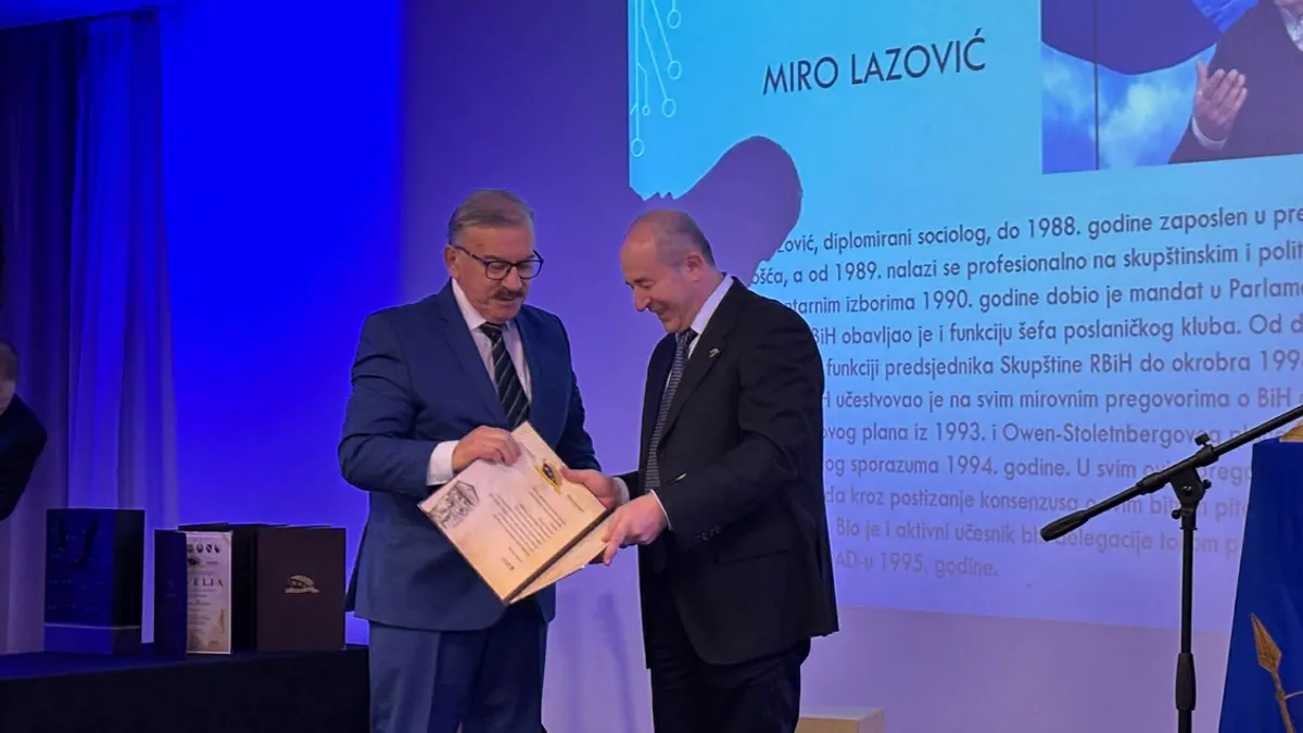 Elvir Švrakić, generalni direktor Hayat televizije koja je dobila zahvalnicu, poručio je kako je Udruženje generala BiH od velikog značaja za kulturu sjećanja i mlade generacije 