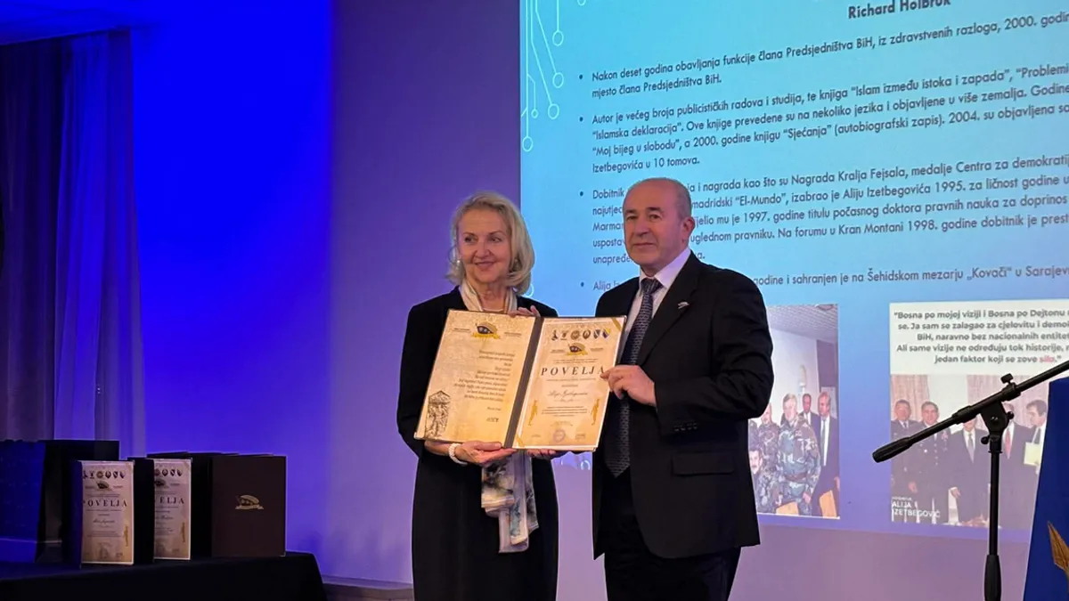 Elvir Švrakić, generalni direktor Hayat televizije koja je dobila zahvalnicu, poručio je kako je Udruženje generala BiH od velikog značaja za kulturu sjećanja i mlade generacije 