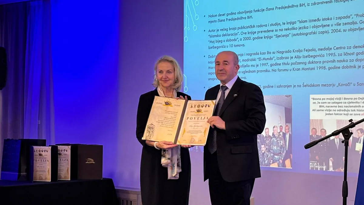 Elvir Švrakić, generalni direktor Hayat televizije koja je dobila zahvalnicu, poručio je kako je Udruženje generala BiH od velikog značaja za kulturu sjećanja i mlade generacije 