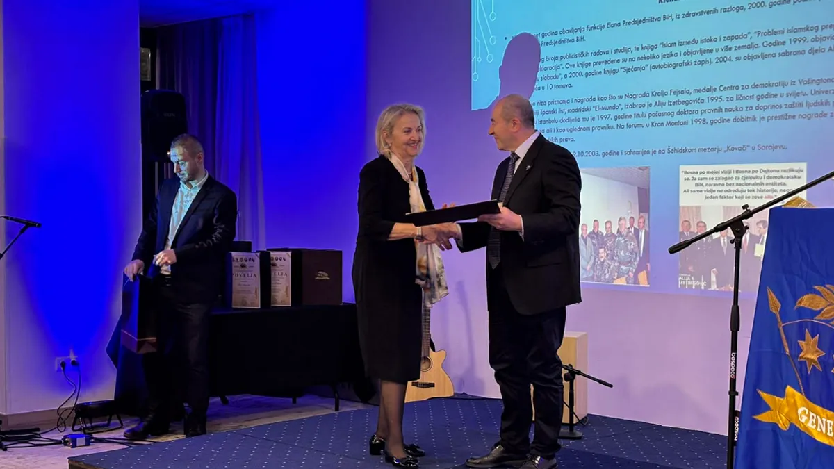 Elvir Švrakić, generalni direktor Hayat televizije koja je dobila zahvalnicu, poručio je kako je Udruženje generala BiH od velikog značaja za kulturu sjećanja i mlade generacije 