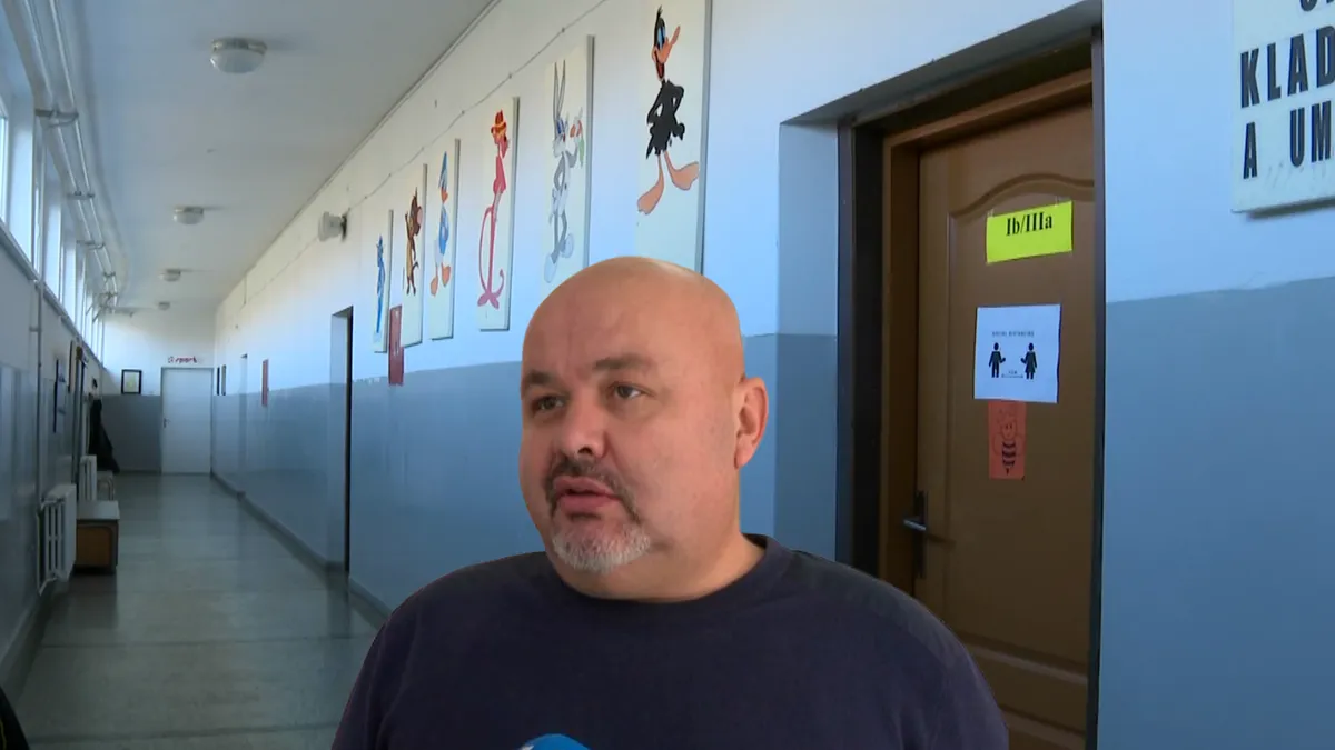 Neki tvrde da, i pored kompletnog unosa dokumentacije, školske komisije nisu jednako tumačile njihove prijave 