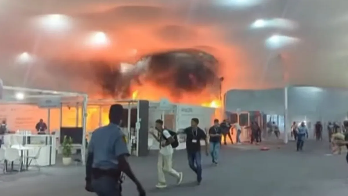 Oblaci dima brzo su ispunili centralnu dvoranu, gdje je generalni sekretar UN-a Antonio Guterres održao govor samo nekoliko minuta ranije