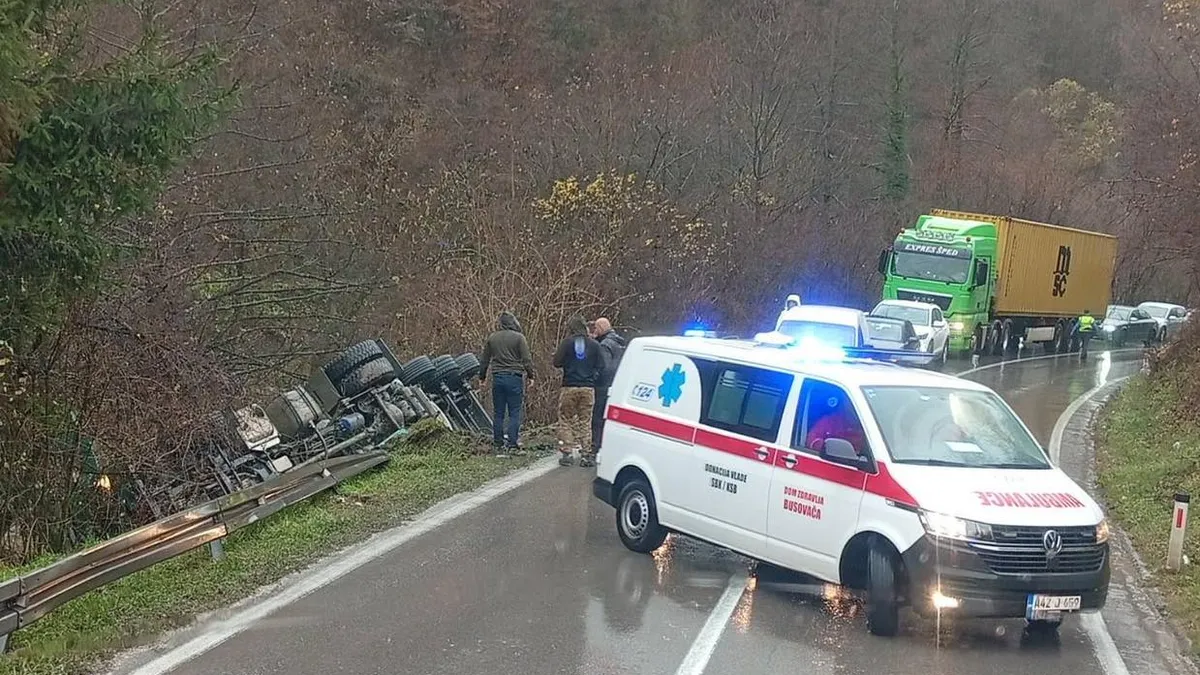 U nesreći su učestvovala dva teretna motorna vozila, kazao nam je Hodžić