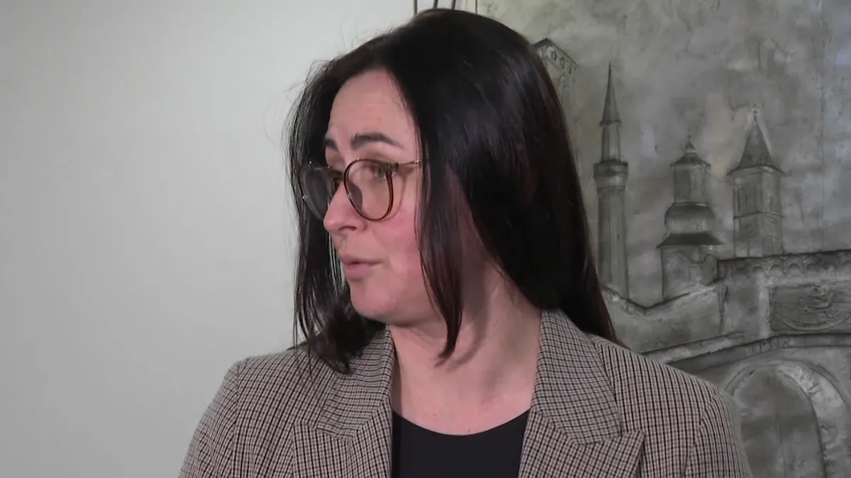 Priručnik za nastavnike historije projekat je koji se implementira u bliskoj saradnji s ministarstvima obrazovanja, pedagoškim zavodima i nastavnicima historije širom zemlje