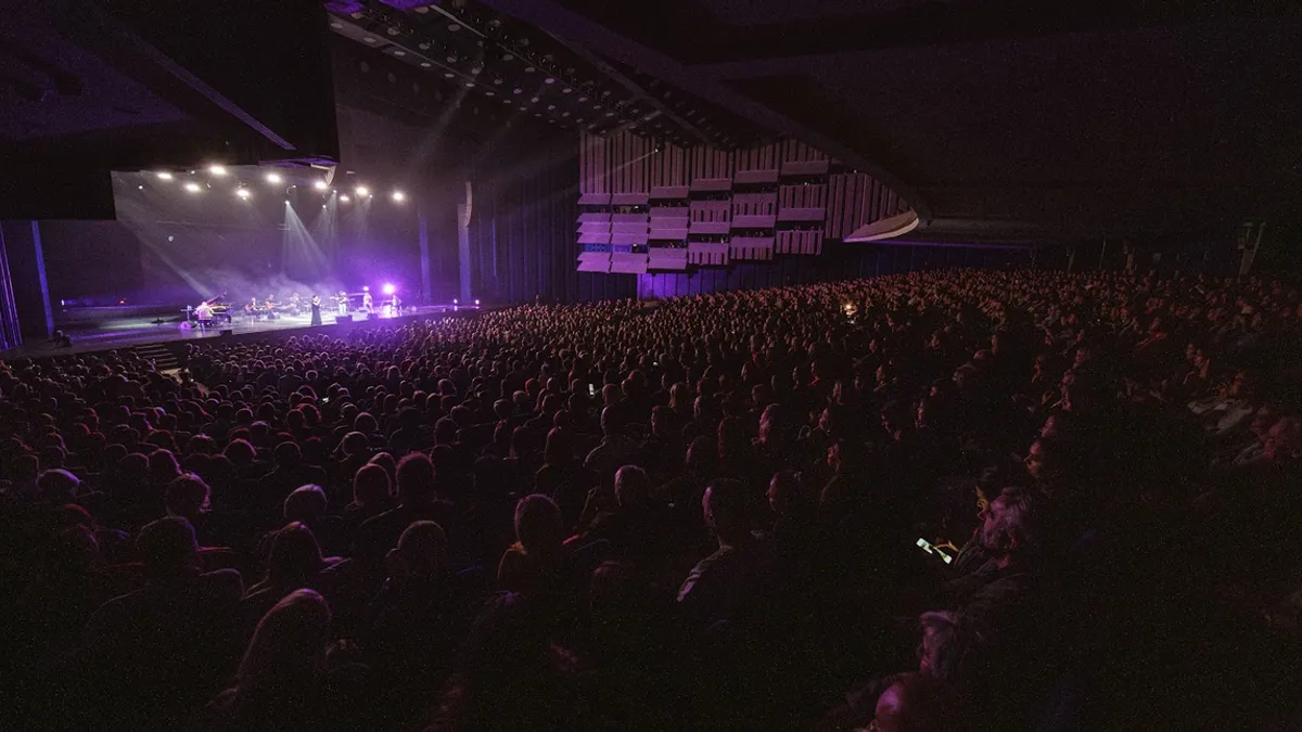 Amira Medunjanin oduševila publiku u Beogradu pa priznala: I poslije 20 godina se 'tresem'