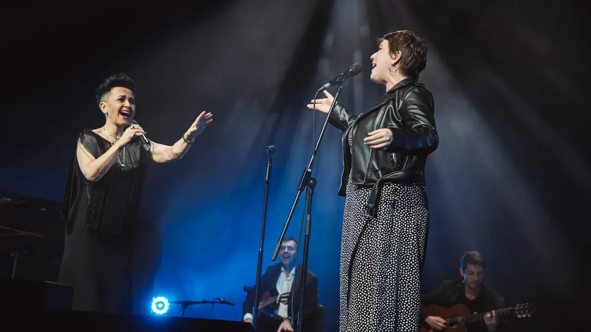 Medunjanin je promovisala aktuelni album sa autorskim pjesmama, 'Homeland'