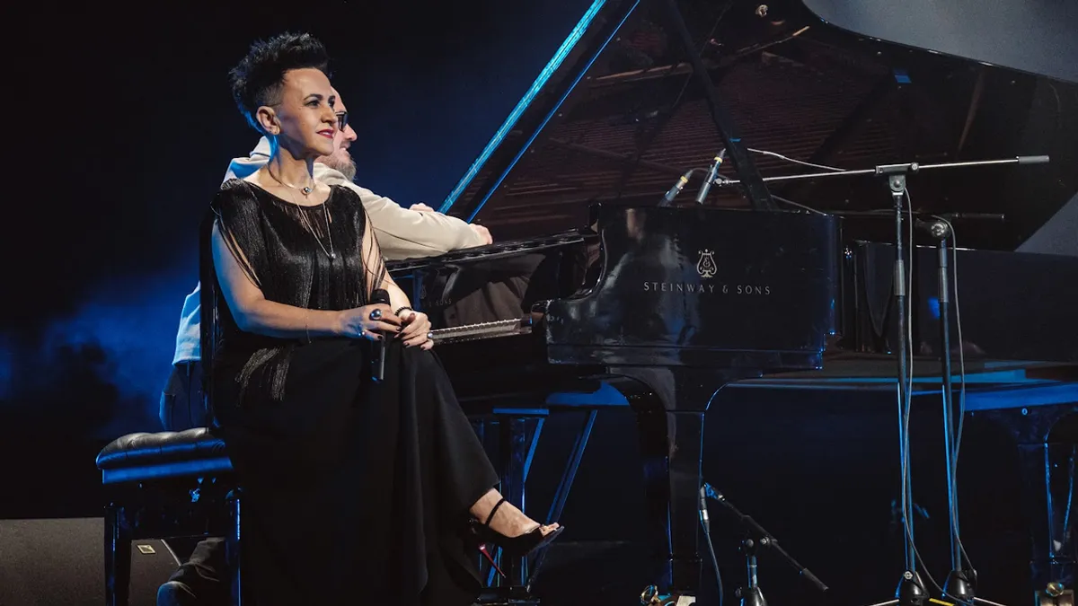 Medunjanin je promovisala aktuelni album sa autorskim pjesmama, 'Homeland'