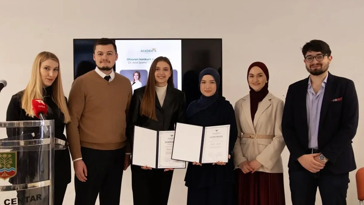 Ovo je prilika da nastavimo dodjeljivanje stipendija i da sačuvamo sjećanje na naše kolegice, kazao Ećo