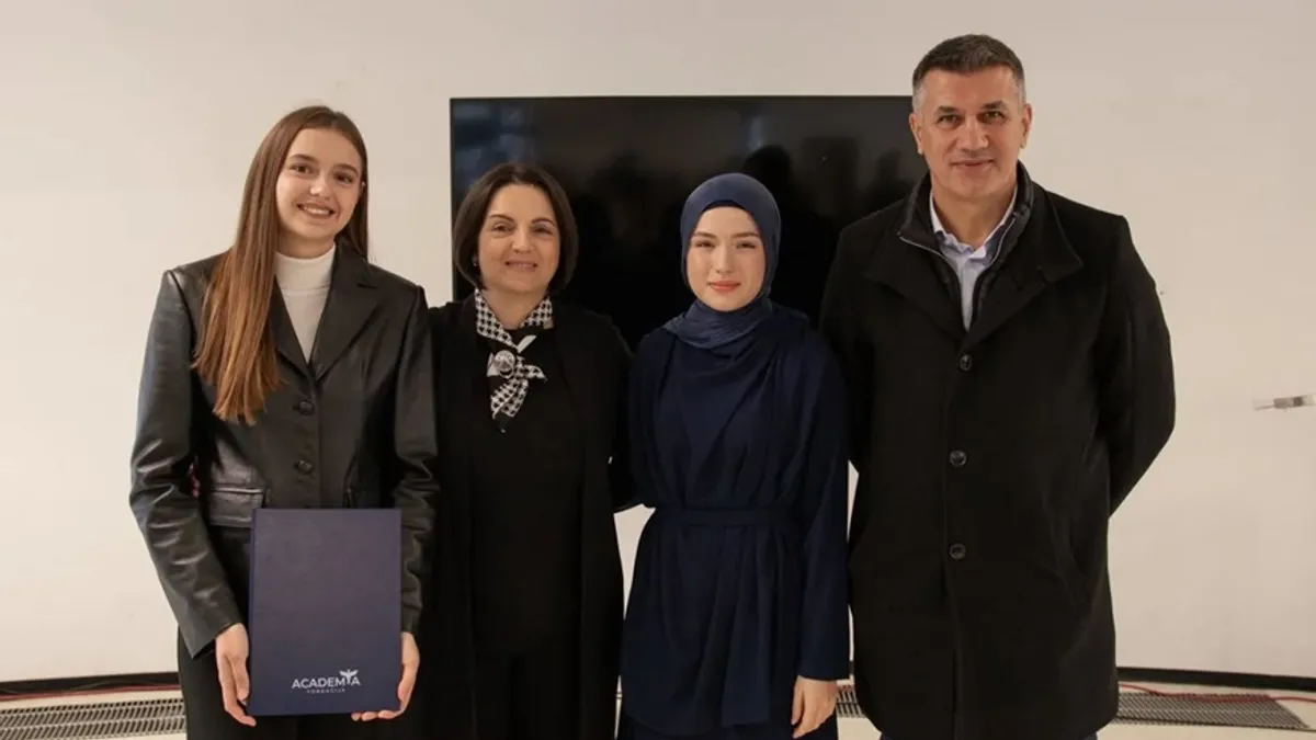 Ovo je prilika da nastavimo dodjeljivanje stipendija i da sačuvamo sjećanje na naše kolegice, kazao Ećo