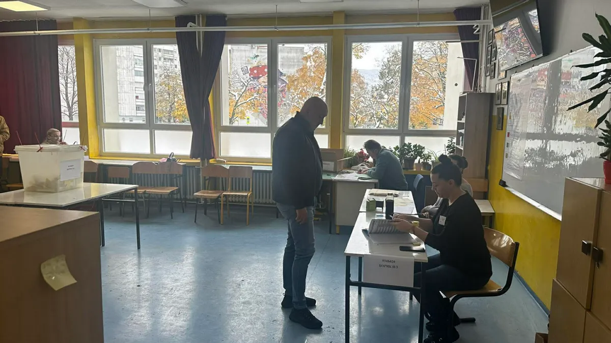 Prema informacijama dostavljenim od Općinske izborne komisije Kneževo biračko mjesto 068B005 Korićani nije otvoreno, saopćeno je iz CIK-a