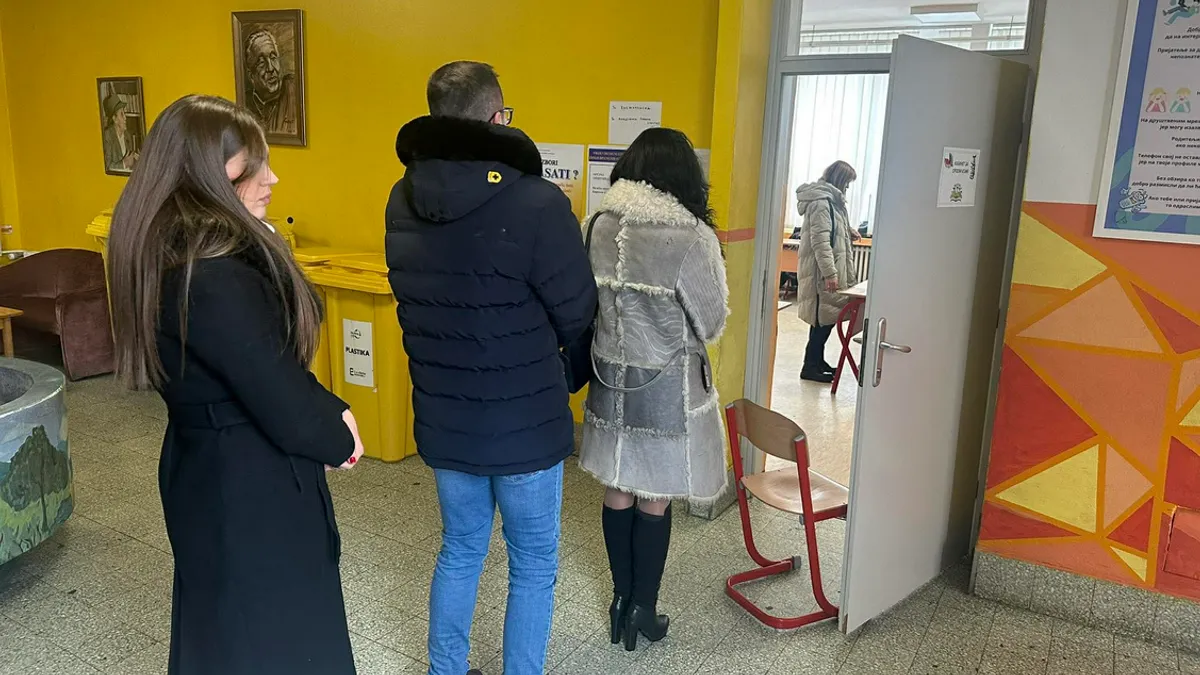 Prema informacijama dostavljenim od Općinske izborne komisije Kneževo biračko mjesto 068B005 Korićani nije otvoreno, saopćeno je iz CIK-a