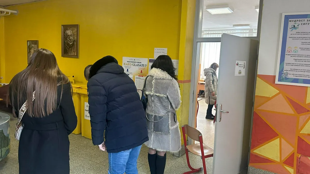 Centralna izborna komisija BiH je na današnjoj hitnoj sjednici donijela odluku o odgađanju i raspisivanju izbora na biračkom mjestu 'Korićani'