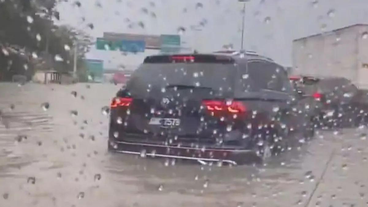 Više od 11 hiljada ljudi u sedam malezijskih saveznih država pogođeno je poplavama uzrokovanima obilnim kišama, objavila je nacionalna agencija za elementarne nepogode.