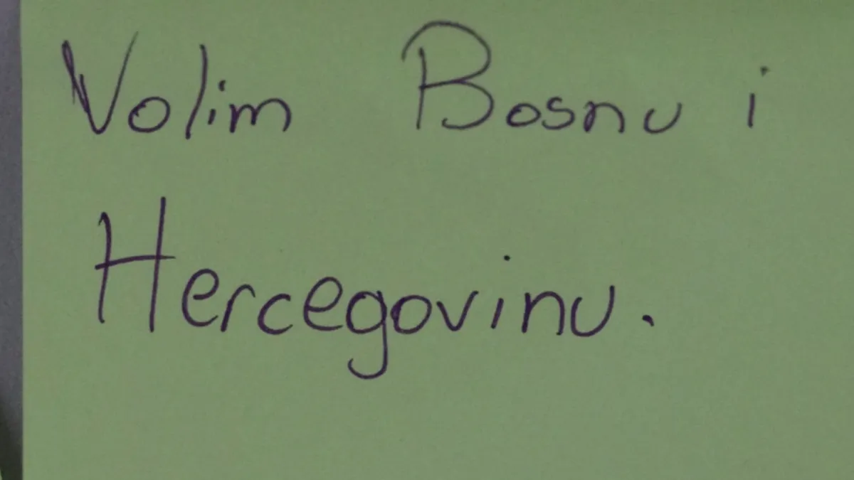 Njihove poruke pokazuju nam zašto se Bosna i Hercegovina voli – srcem, dobrim djelima i vjerom u bolje sutra, kazala je Karić