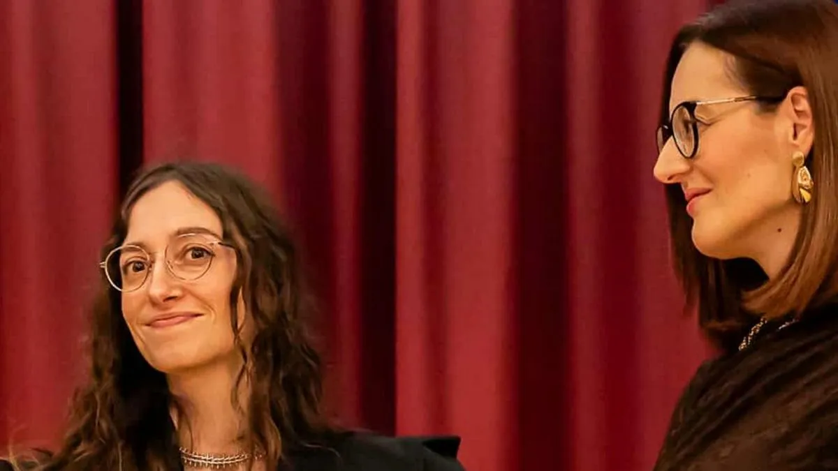 Uoči intoniranja himni BiH i Češke Republike, zastave su u dvoranu unijeli veterani i generali češke Armade