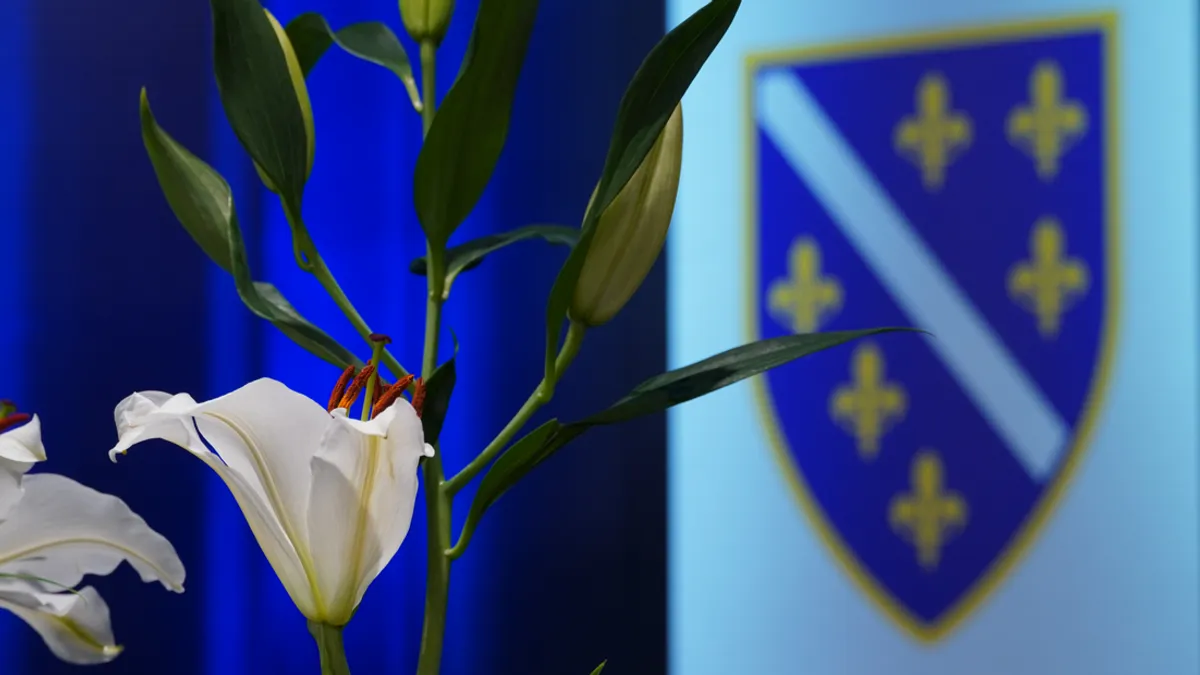 Od ranih jutarnjih sati, bit ćemo zajedno sa gostima u studiju koji će nas podsjetiti na našu prošlost, te nas inspirirati da s ponosom gledamo u budućnost