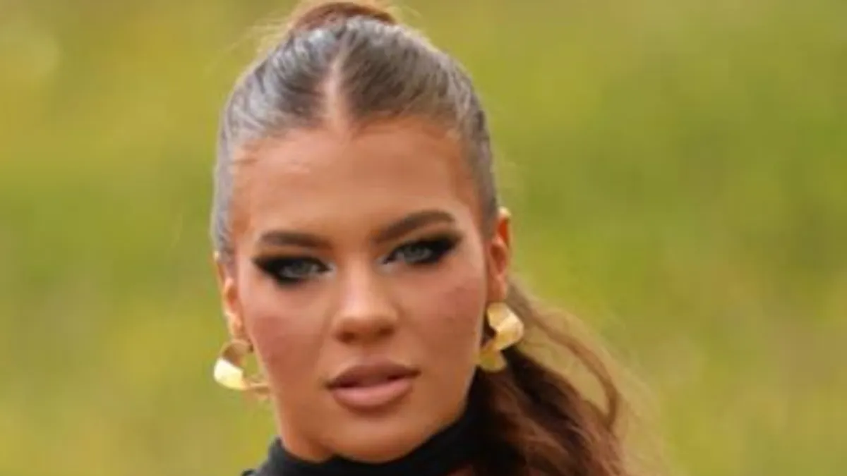 Policija na licu mjesta obavljalja uviđaj i u toku je utvrđivanje okolnosti pod kojima je došlo do ove teške nesreće u kojoj su izgubljena dva mlada života.