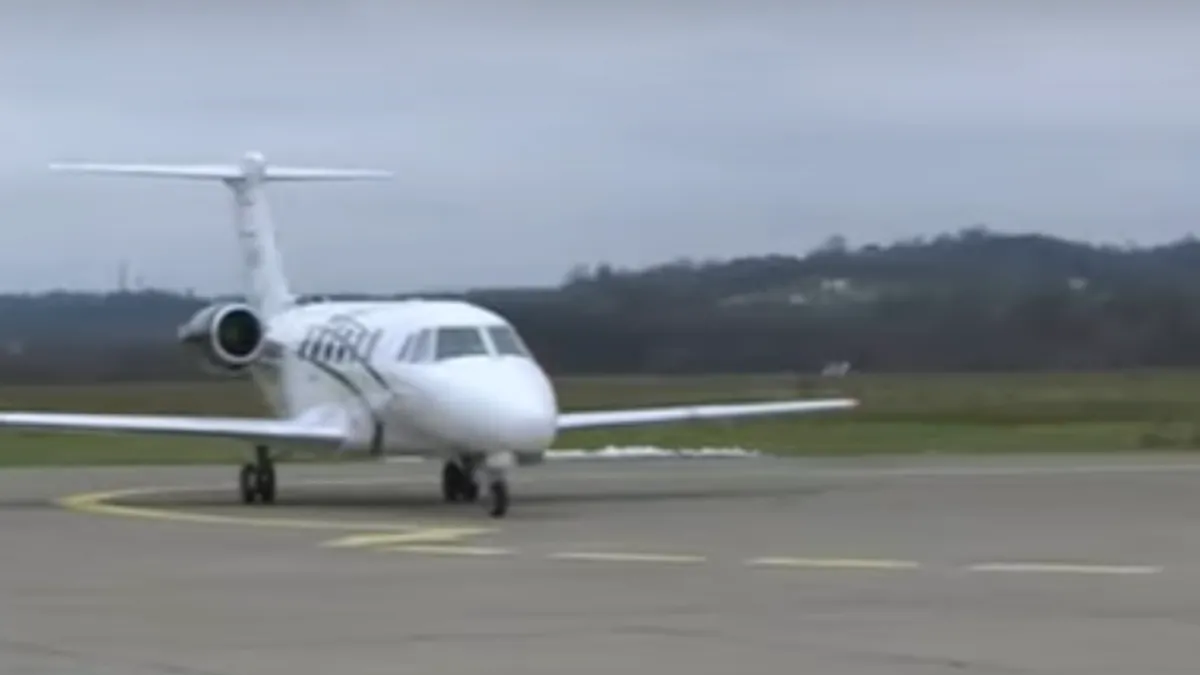 Peter Szijjarto sletio u Banju Luku: Nakon Helezove odluke promijenio je avion kojim dolazi